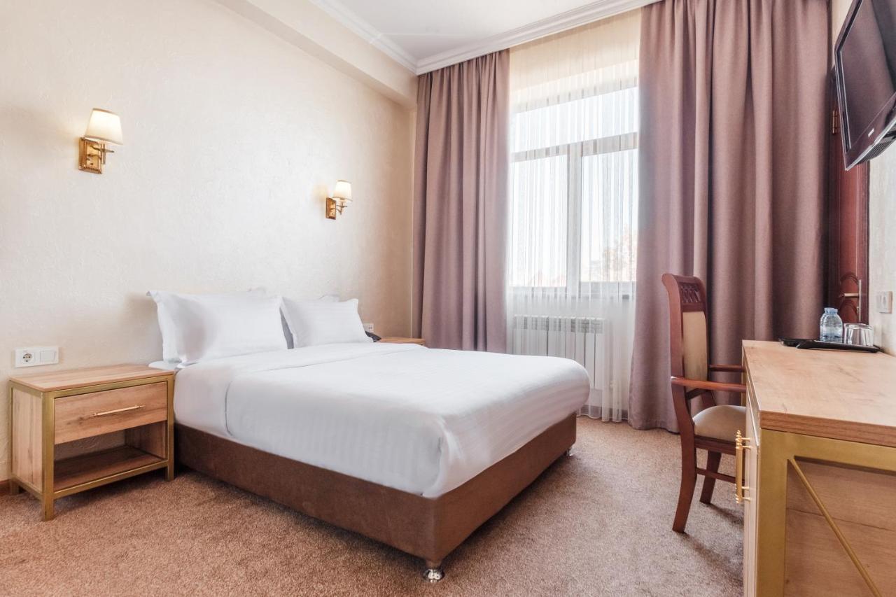 Western Suites Hotel Tashkent Exterior photo