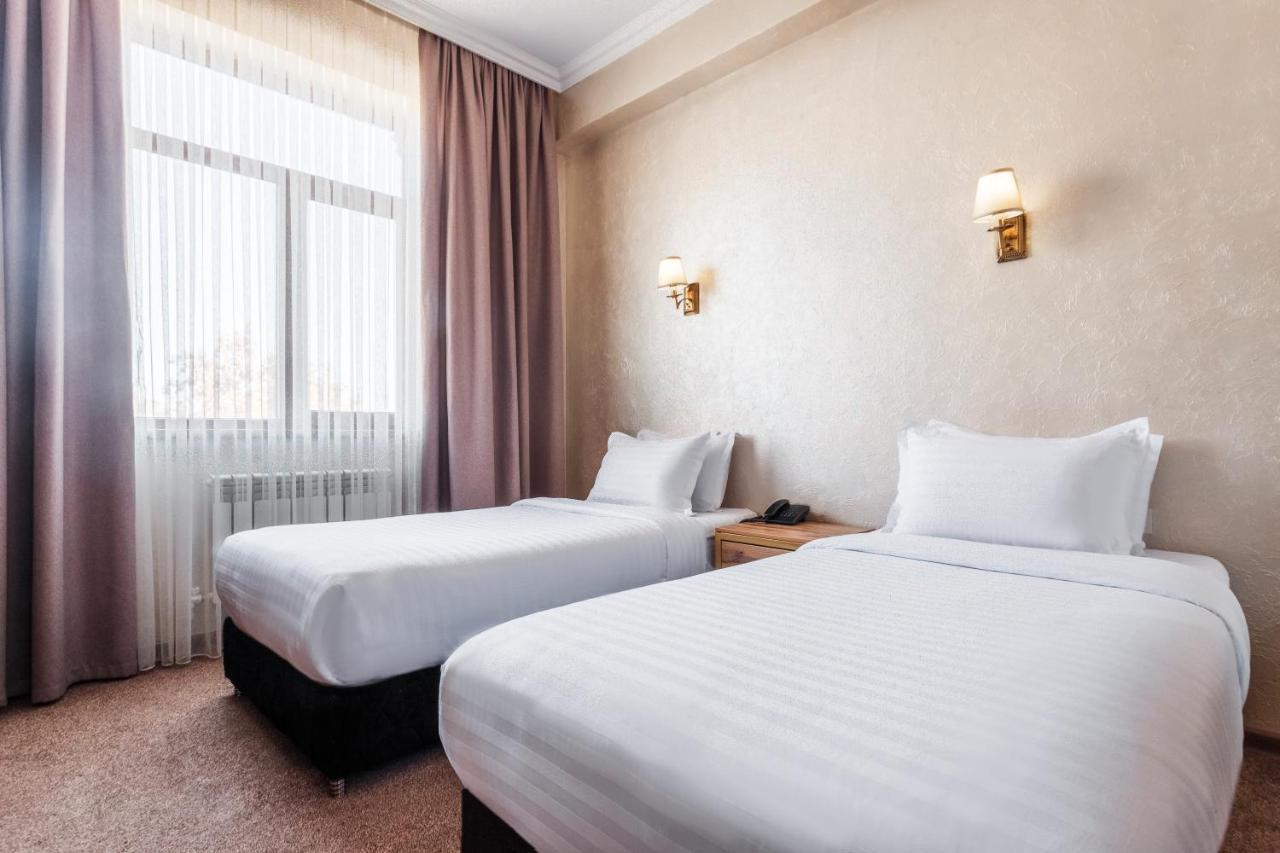 Western Suites Hotel Tashkent Exterior photo