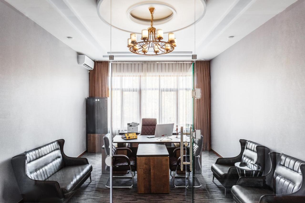 Western Suites Hotel Tashkent Exterior photo