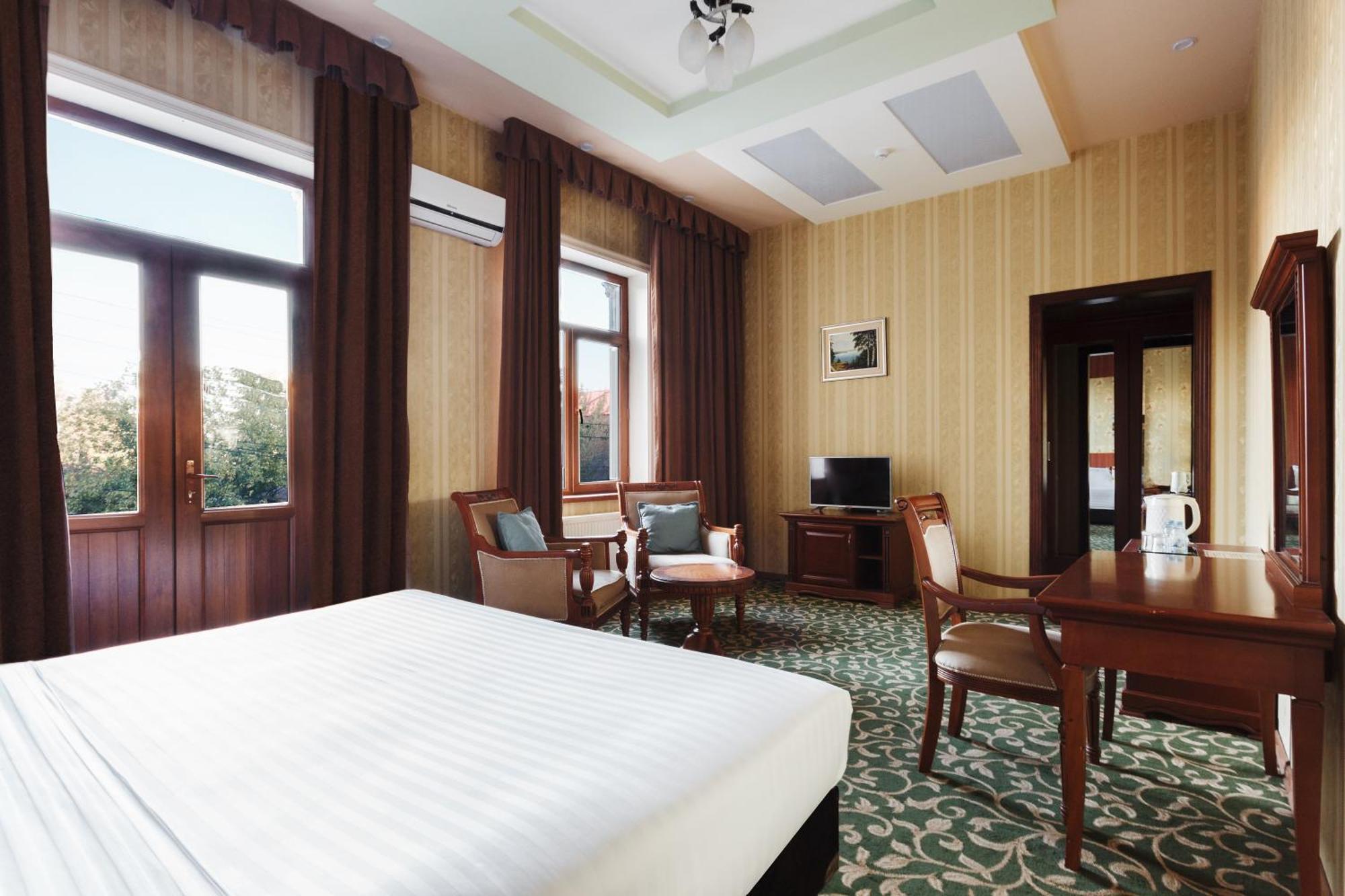 Western Suites Hotel Tashkent Exterior photo