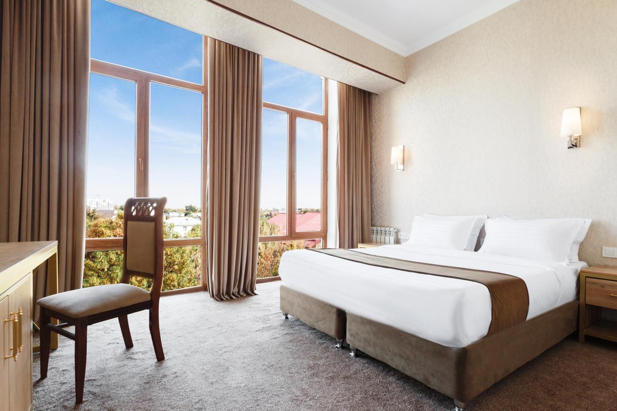 Western Suites Hotel Tashkent Exterior photo