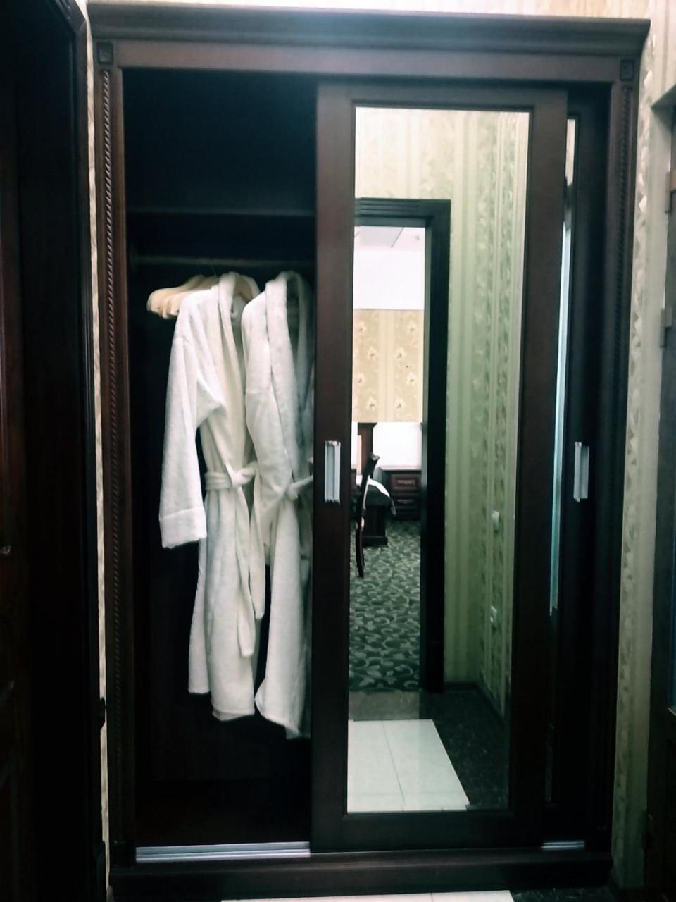 Western Suites Hotel Tashkent Exterior photo